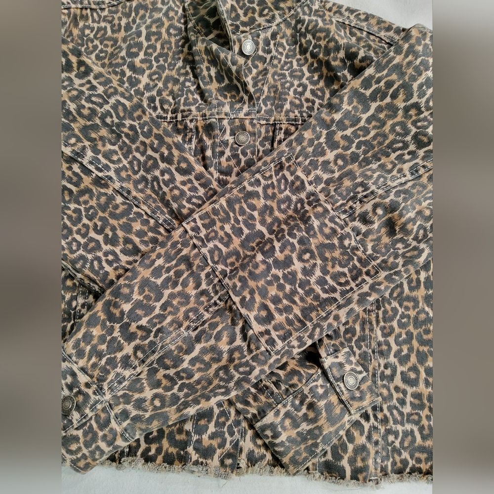 Free People Cropped Cheetah Print Denim Jacket Size M - Picture 12 of 15